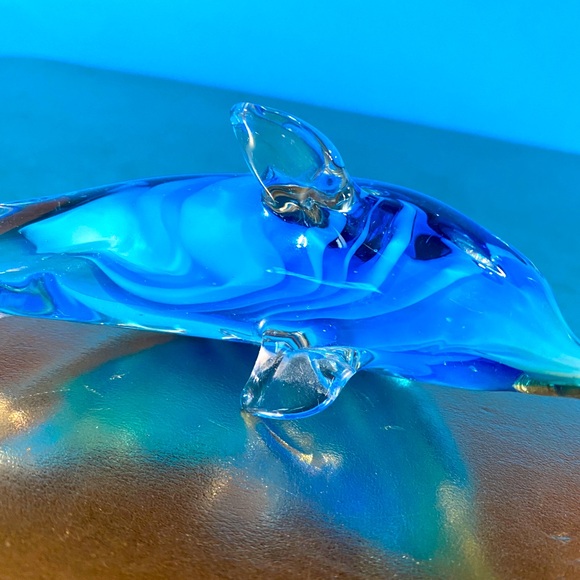 OCEAN MARINE LIFE ART GLASS DOLPHIN FIGURINE CLEAR WITH INTERIOR BLUE SWIRLS 4” - Picture 9 of 12